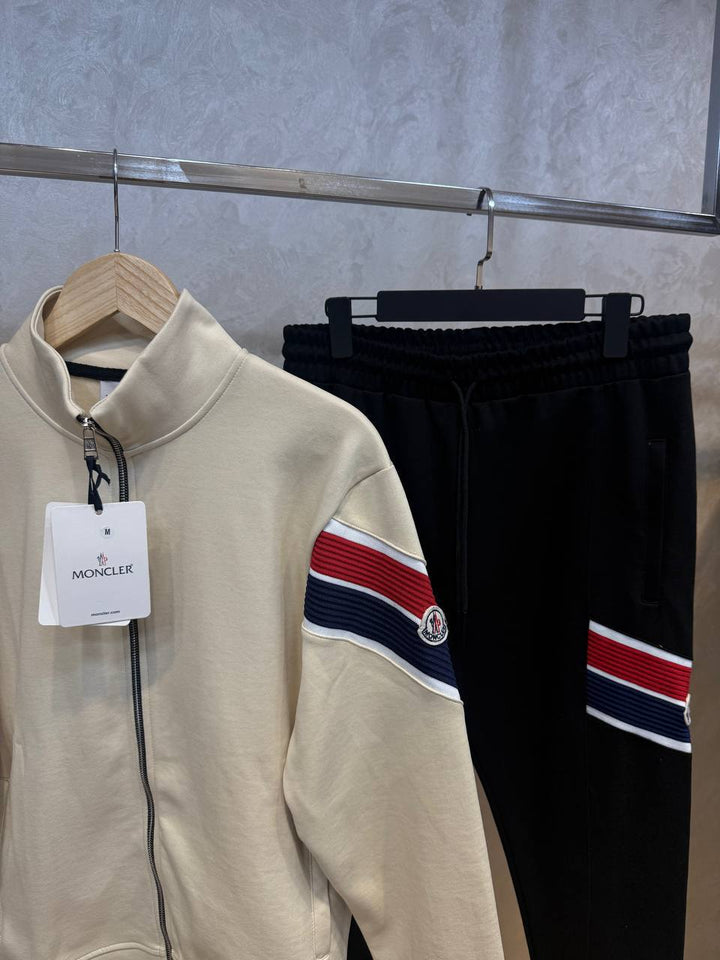 Moncler Tracksuit MT099