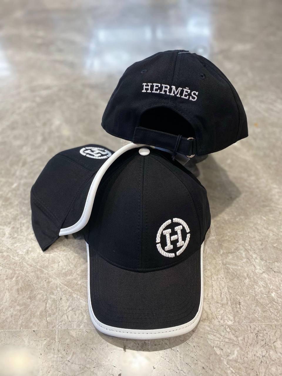 Hermes Cap Black HC1