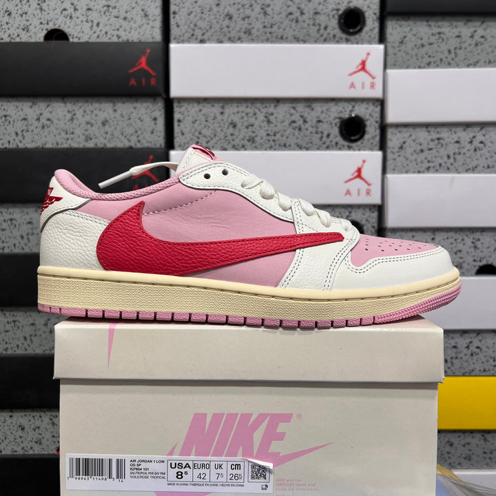 Travis Scott x Air Jordan1 IQ7604-101