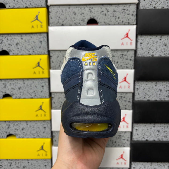 Nike Air Max 95 SB HQ8492-400