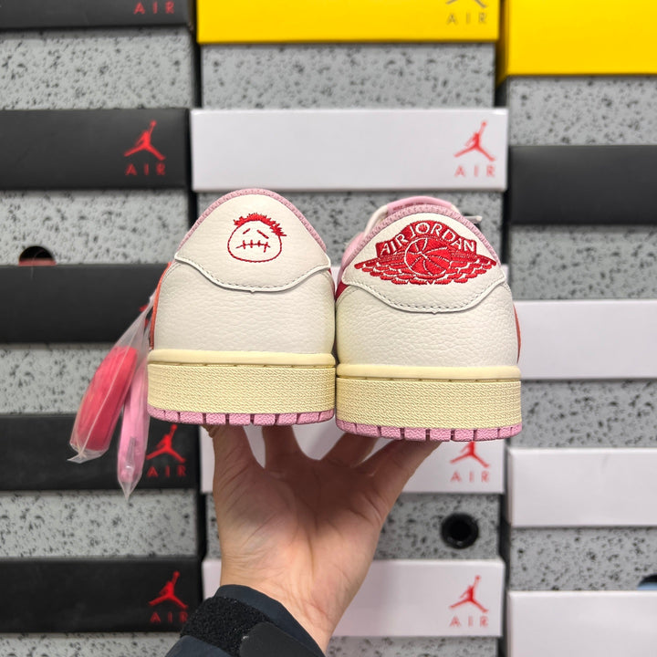 Travis Scott x Air Jordan1 IQ7604-101