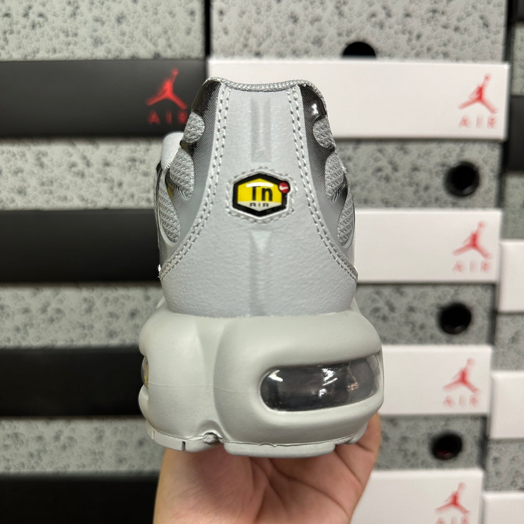 Nike Air Max PLUS TN 852630-021