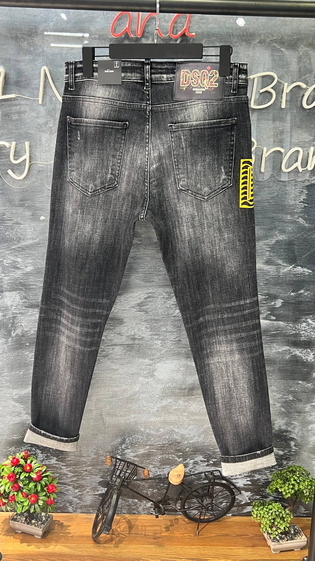 DSQUARED JEAN DS4