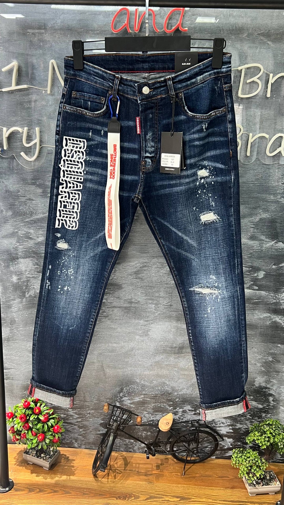 DSQUARED JEAN DS6