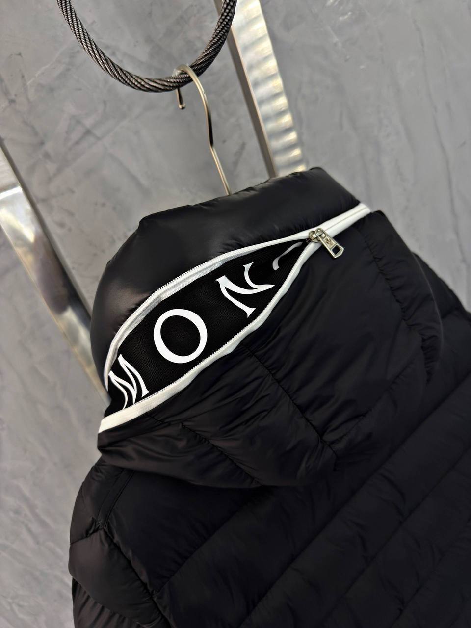 MONCLER CARDERE HOODED SHORT DOWN JACKET