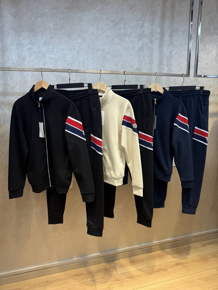 Moncler Tracksuit MT099