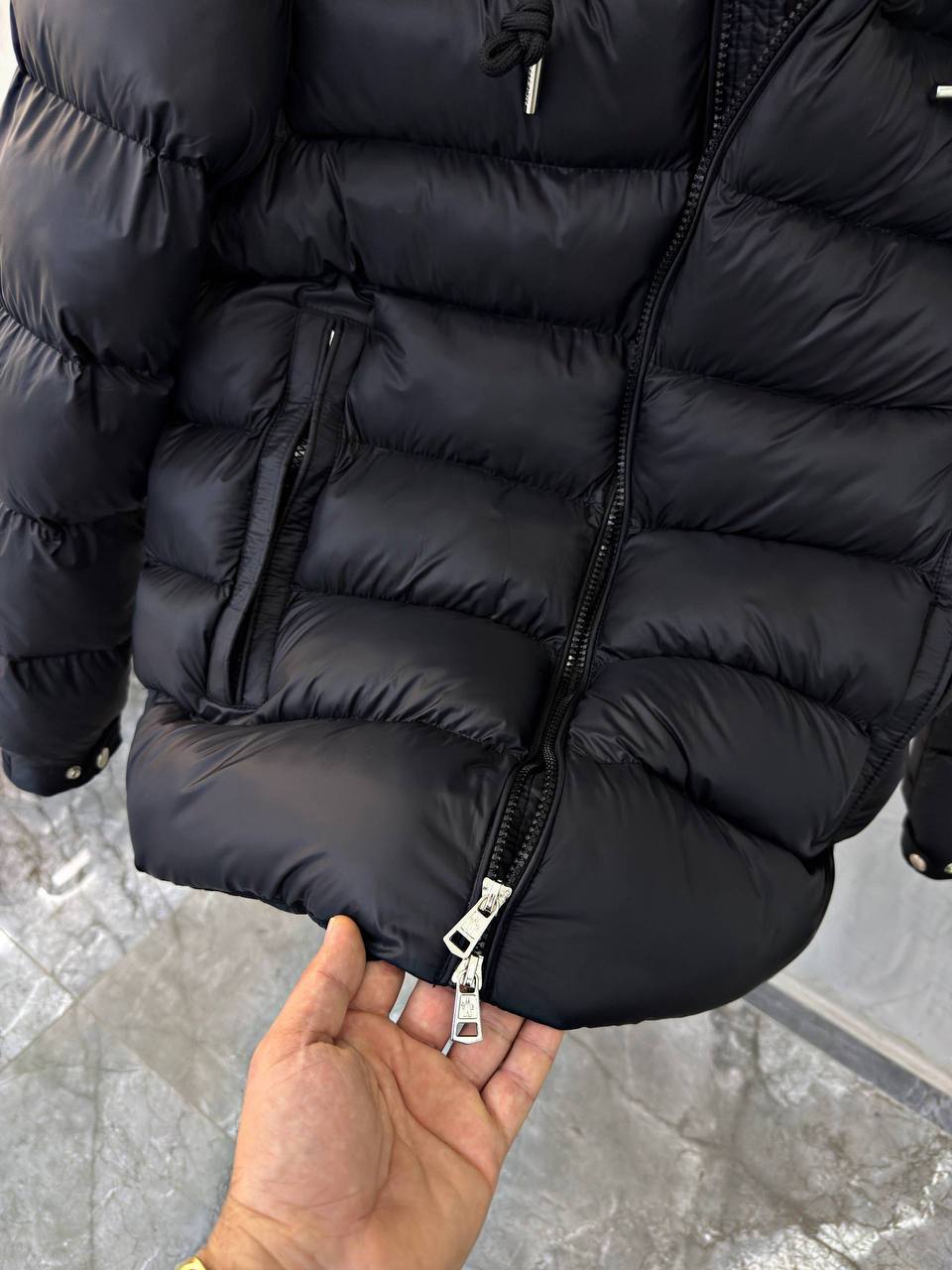 MONCLER CARDERE HOODED SHORT DOWN JACKET