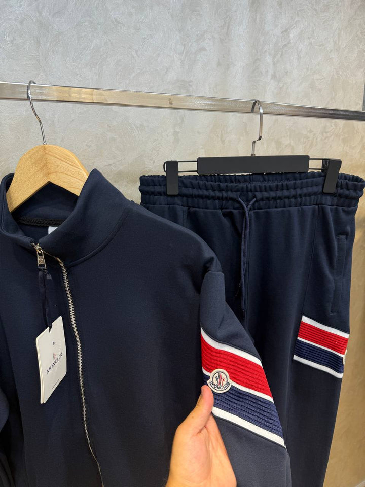 Moncler Tracksuit MT099