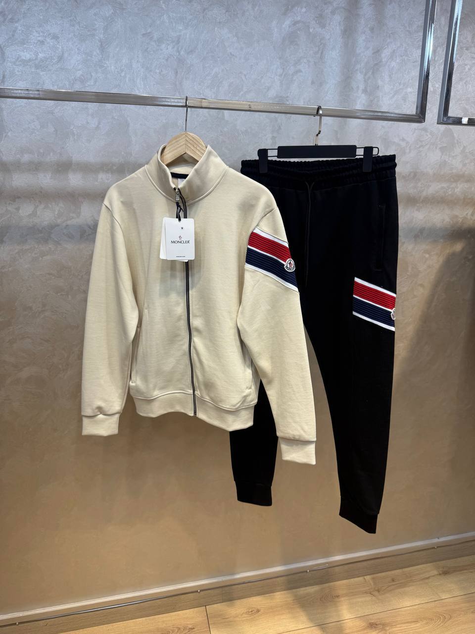 Moncler Tracksuit MT099