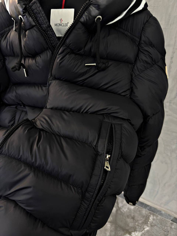MONCLER CARDERE HOODED SHORT DOWN JACKET