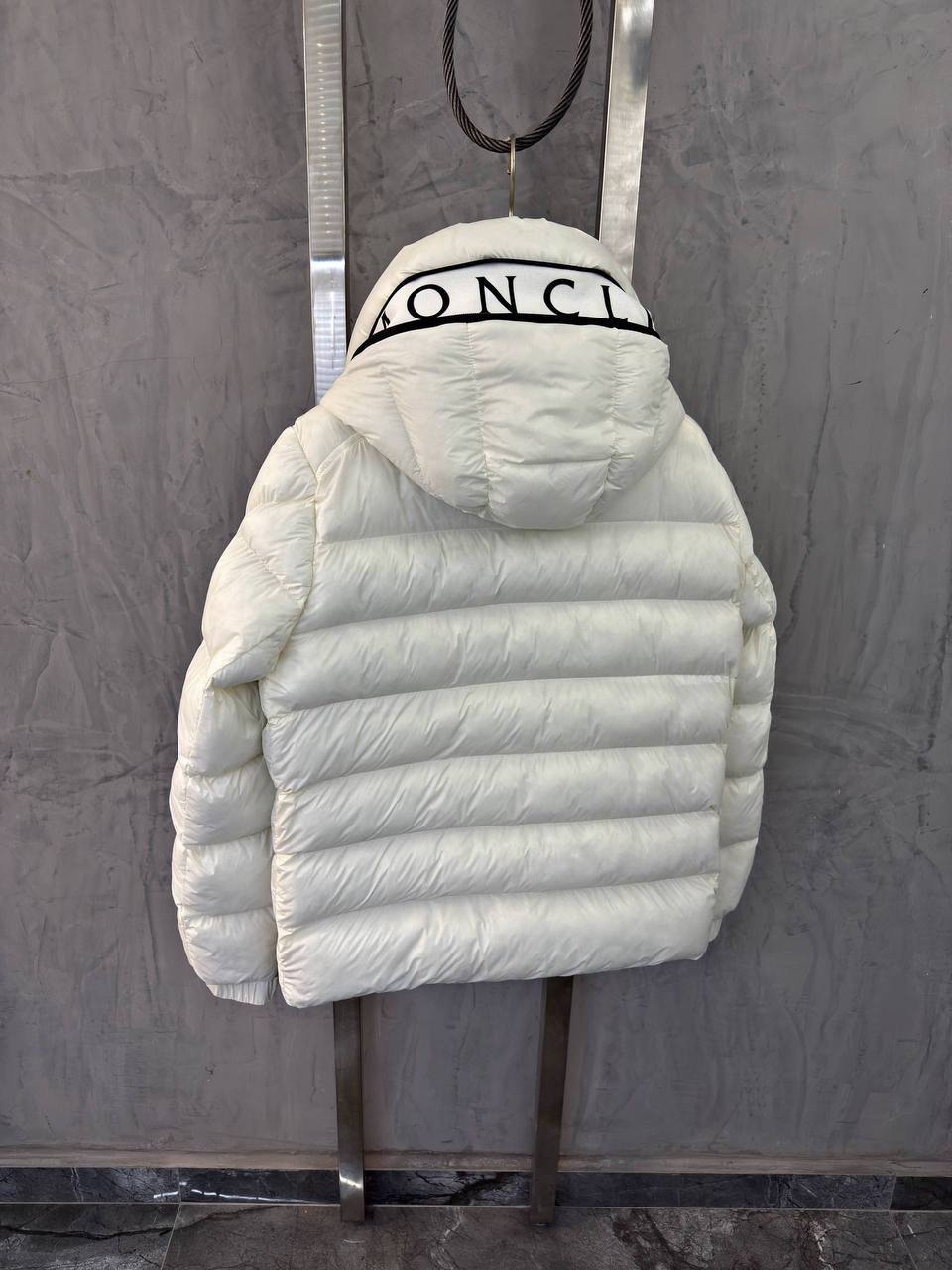 MONCLER CARDERE HOODED SHORT DOWN JACKET