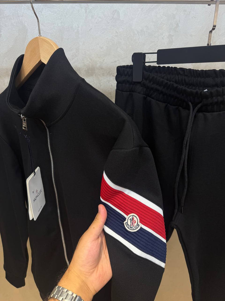 Moncler Tracksuit MT099