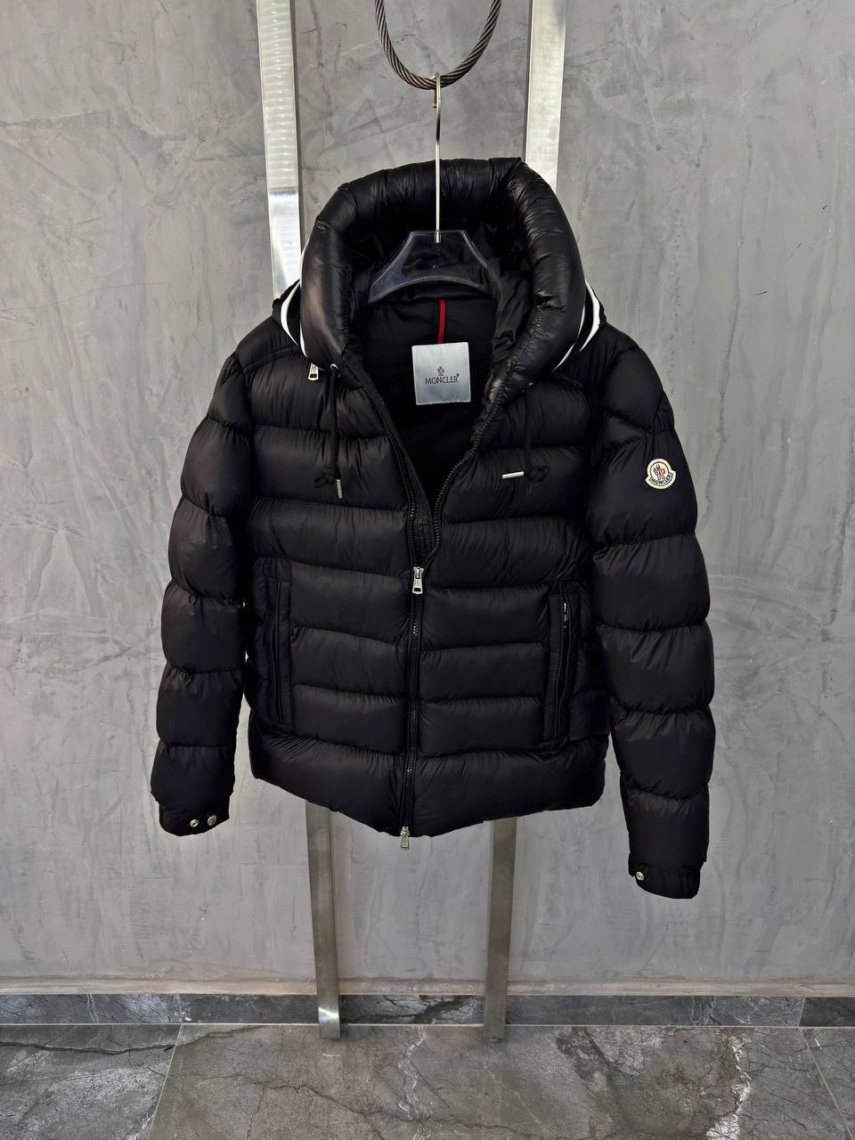 MONCLER CARDERE HOODED SHORT DOWN JACKET