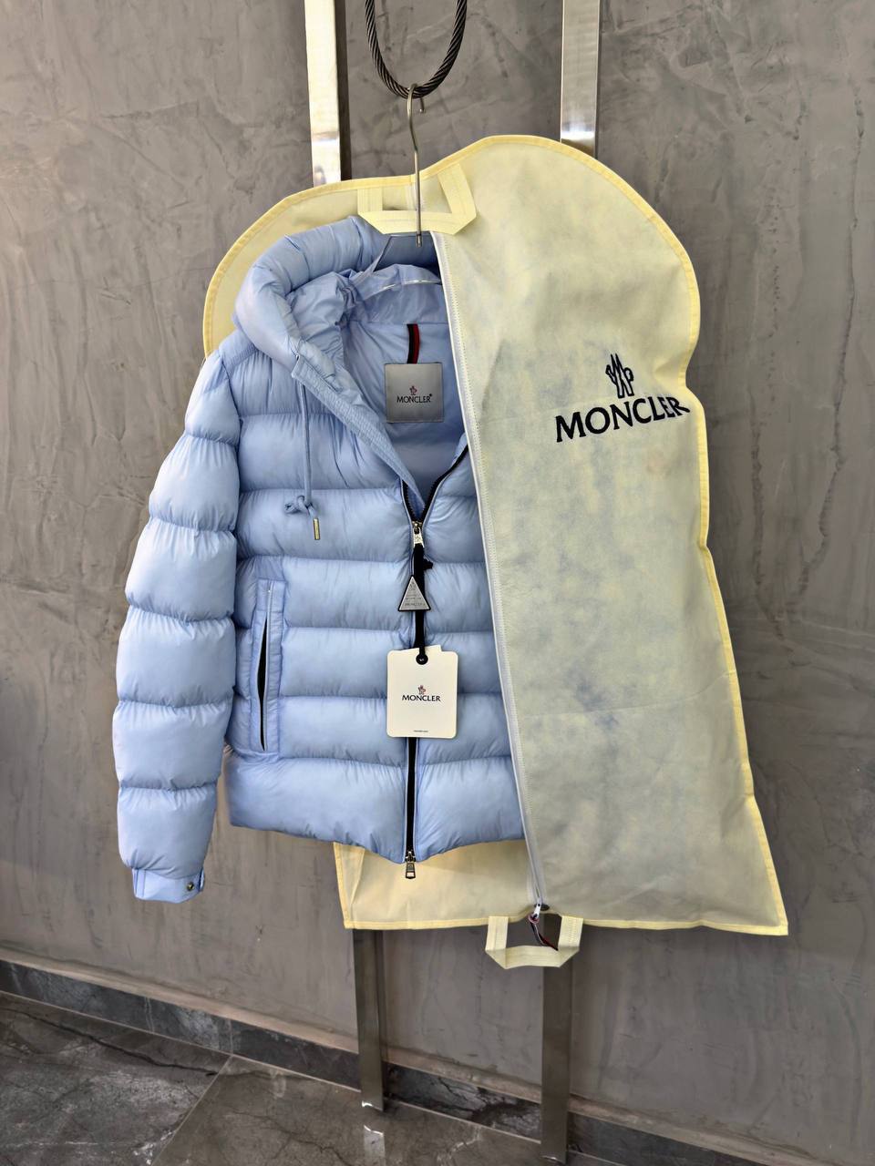 MONCLER CARDERE HOODED SHORT DOWN JACKET