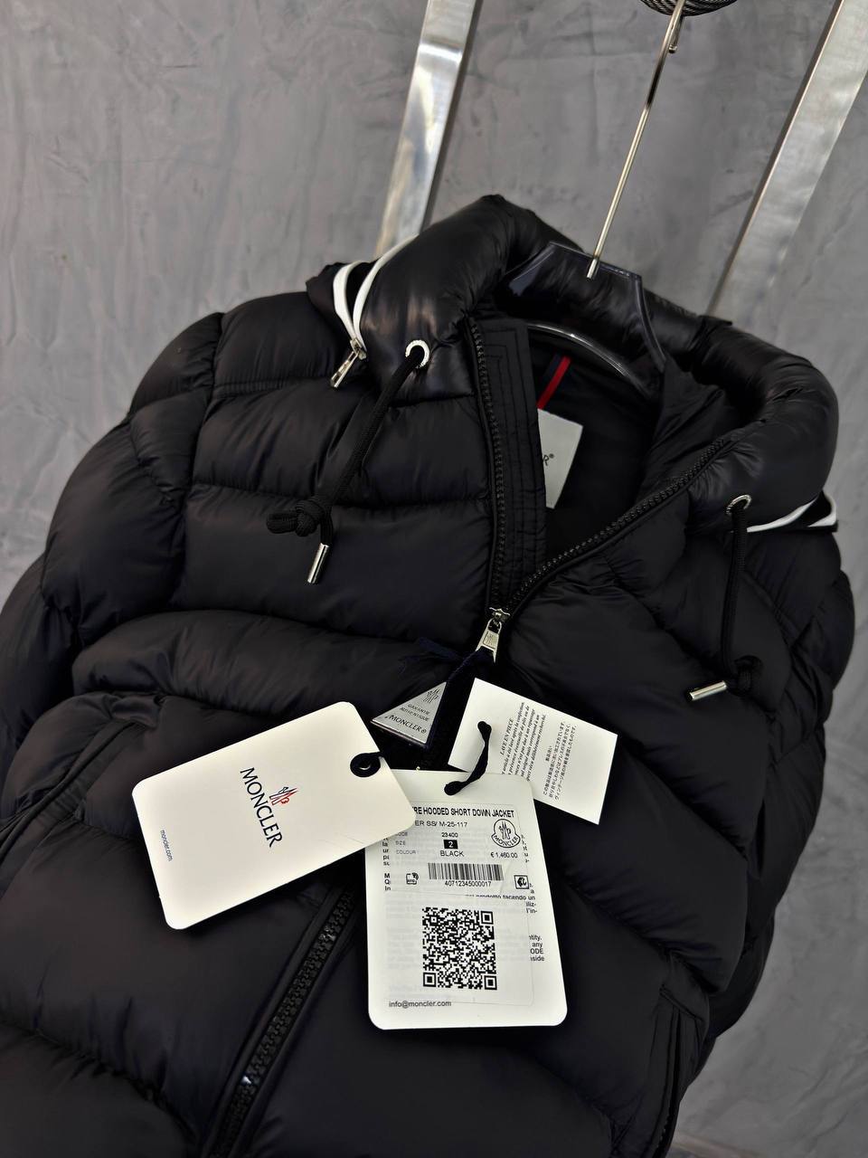 MONCLER CARDERE HOODED SHORT DOWN JACKET