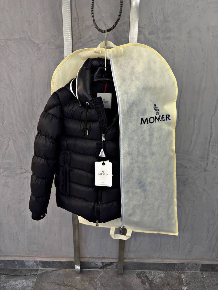 MONCLER CARDERE HOODED SHORT DOWN JACKET