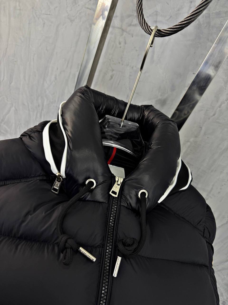 MONCLER CARDERE HOODED SHORT DOWN JACKET