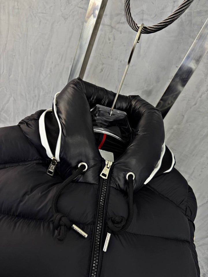 MONCLER CARDERE HOODED SHORT DOWN JACKET
